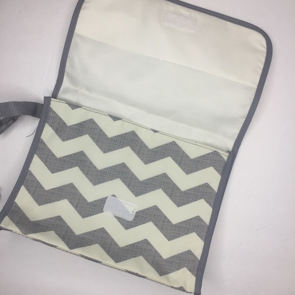 [A.D. Sutton & Sons] Chevron pattern bag. - Picture 2 of 7